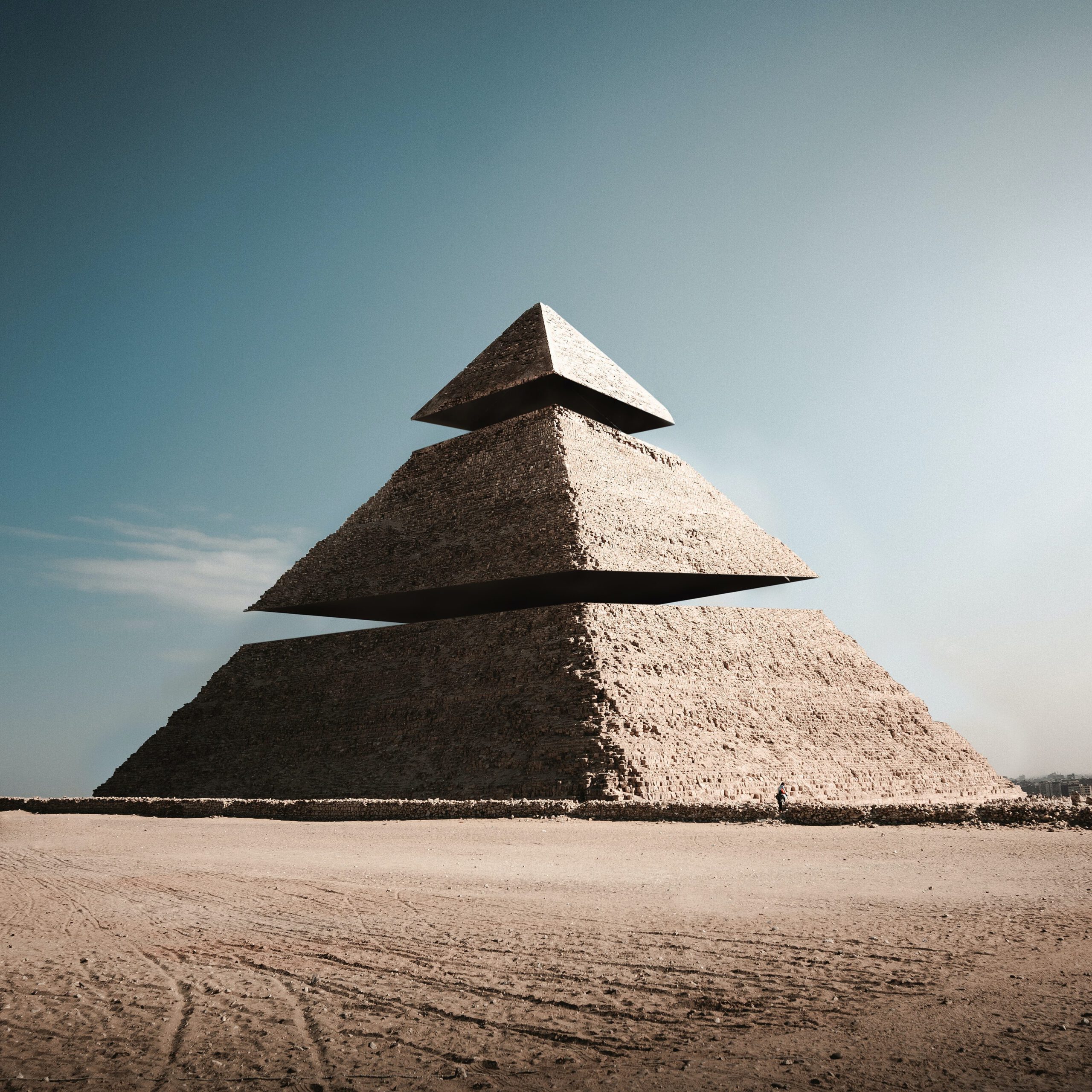 Eine Pyramide symbolisiert die 7 Bereiche von "Simplify your life"